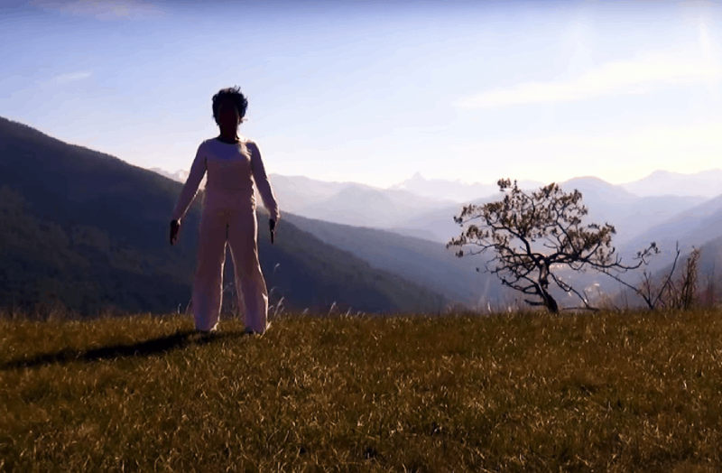 Tadasana la forma della montagna